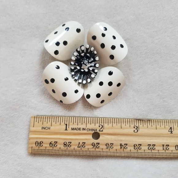 🌻SOLD🌻Vintage Flower Enamel Brooch - Picture 5 of 6